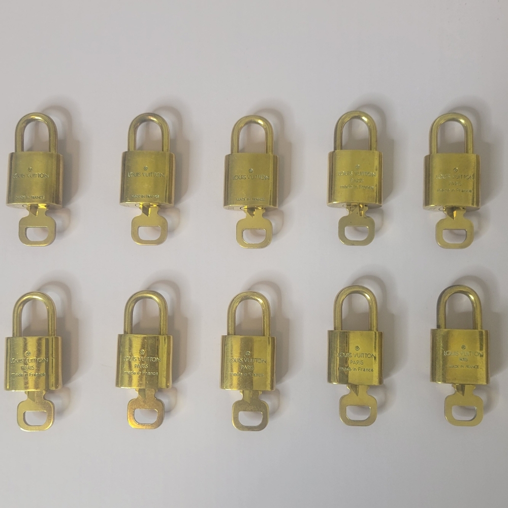 Louis Vuitton Lock & Key in Mint Condition, sold indivually - Picture 3 of 6